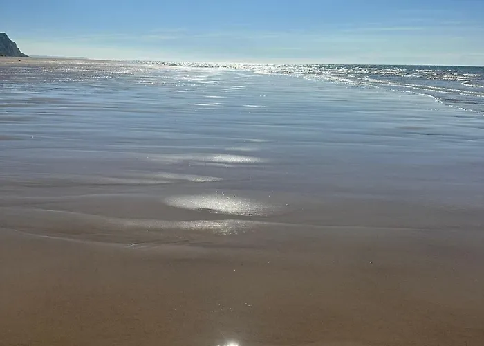 Nyaraló L Oeil De *
